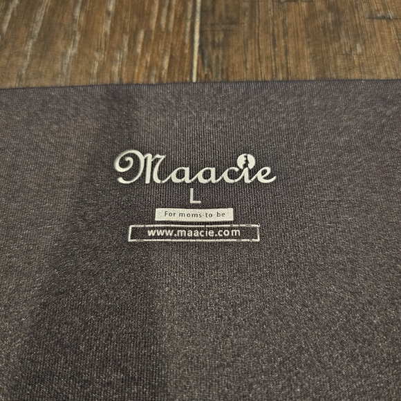 Maacie | Maternity Tights Womens Size L Black Yoga Athletic Shorts - Picture 4 of 5